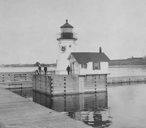 Oswego Breakwater Light circa 1903 (Courtesy National Archives)