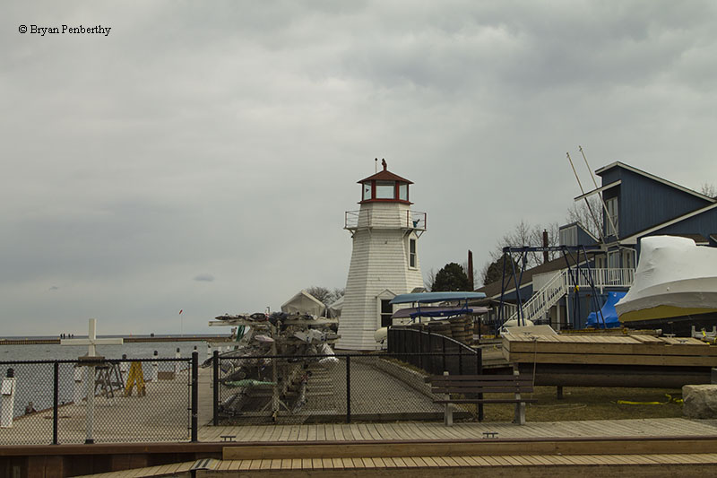 Photo of the Oakville Lighthouse.