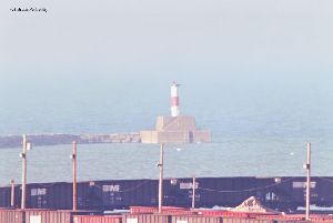 Ashtabula pier light - red.