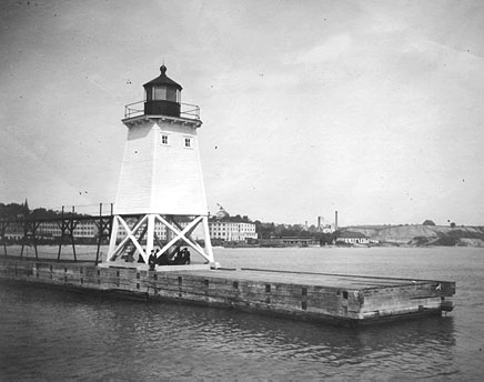 U.S. Coast Guard Archive Photo of the Port Washington Pierhead Light