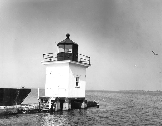 Cape Vincent Breakwater Lighthouse