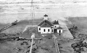 Second Grays Harbor Lighthouse fog signal, circa 1936 (Courtesy Coast Guard)