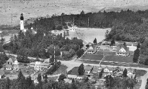 Photo showing the Grays Harbor Light Station, circa 1945. Notice the dwellings? They were razed in the early 1970s. (Courtesy Coast Guard)