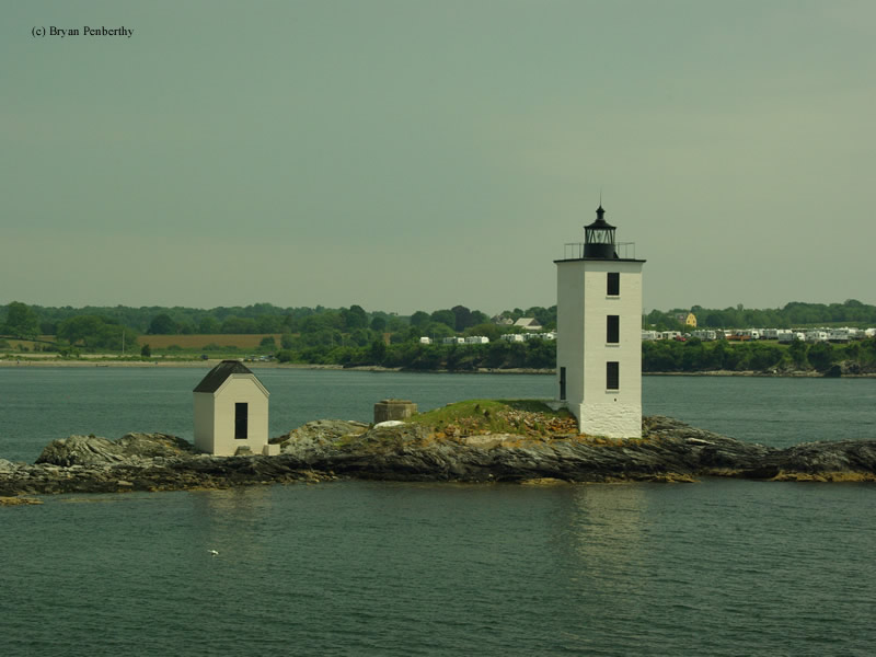 Photo of the Dutch Island Lighthouse.