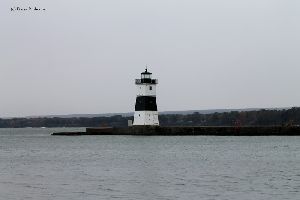 The lighthouse from the end of the pier.