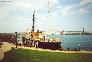 The lightship as a whole.