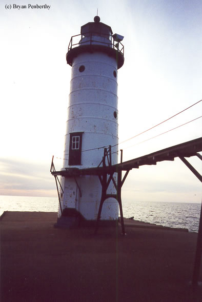 Photo of the Manistee North Pierhead Lighthouse.