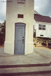 The entrance way and the memorial plaque.