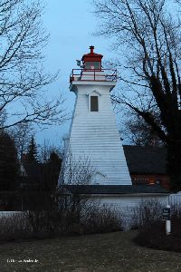 The rear range light glowing red.
