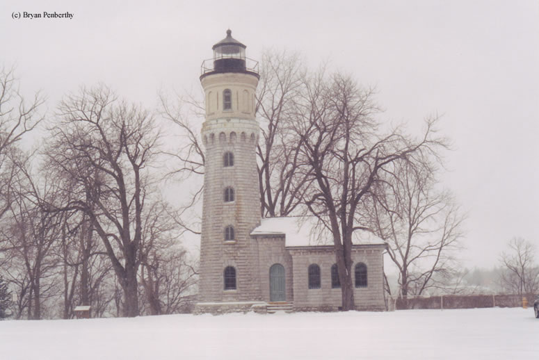 Photo of the Fort Niagara Lighthouse.