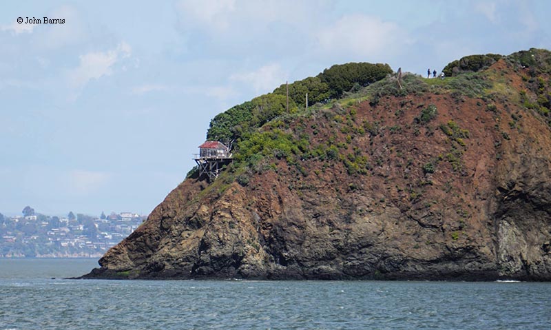 Photo of the Point Stuart Lighthouse.