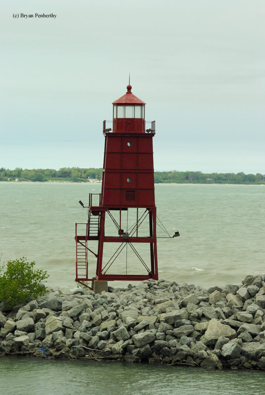 Photo of the Racine North Breakwater Lighthouse.