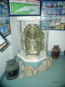 Fourth order Fresnel lens on display.