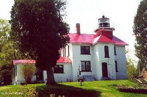 The side view of the lighthouse.