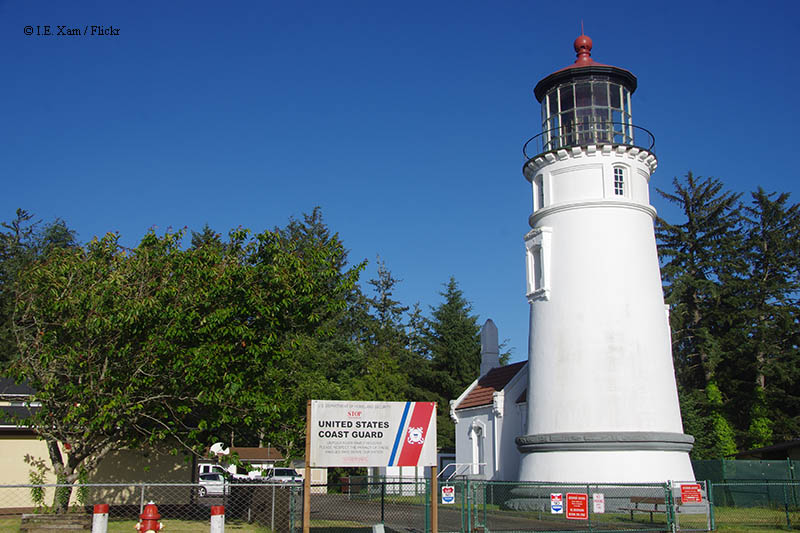 Photo of the Umpqua River Lighthouse.