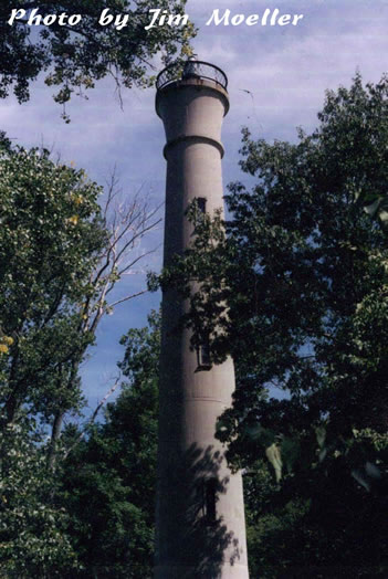 Photo of the Verona Beach Lighthouse.